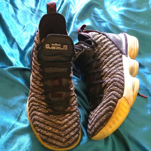 💚Nike LeBron 16 XVI Shoes Men Size 8.5 Oreo Grey Black White A02588-006 - Picture 2 of 11